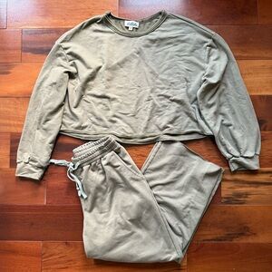 Roolee- Listicle Cropped Cotton Set- size M